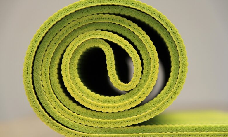 Yogamatte stinkt - Was kann ich tun für eine optimale Reinigung? [Bildinhalt mit KI erstellt]