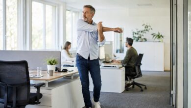 bewegungsmangel büro aktivpause [Bildinhalt mit KI erstellt]